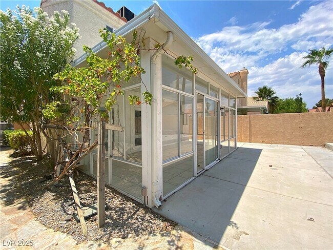 Building Photo - 8316 Cove Landing Ave