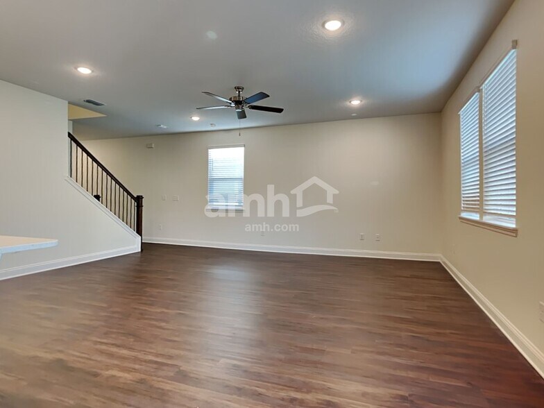 Building Photo - 141 Elcano Ln