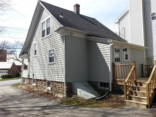 Building Photo - 40 Edison Ave