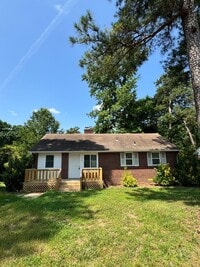 Building Photo - Cozy 4 bed 1.5 bath Ranch House in Petersburg