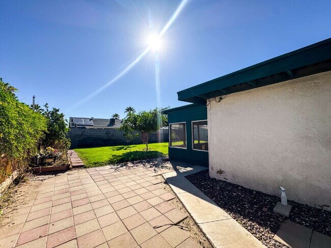 Building Photo - "Spacious 4-Bedroom, 2-Bathroom in Yuma!"
