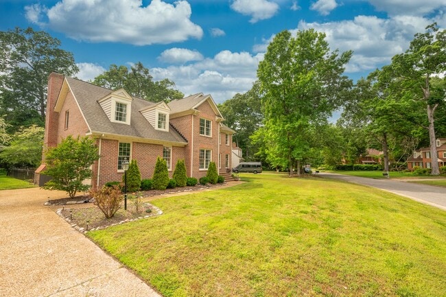 Building Photo - Immaculate Home In Gatling Point!