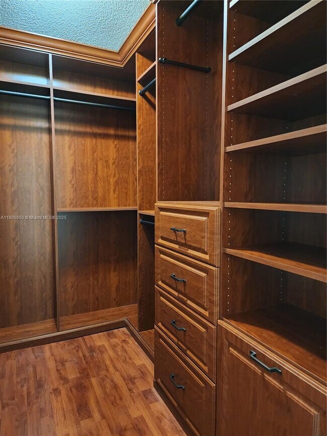 Building Photo - 9871 Red Heart Ln