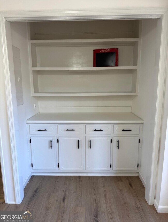 Building Photo - 501 Valleyview Dr