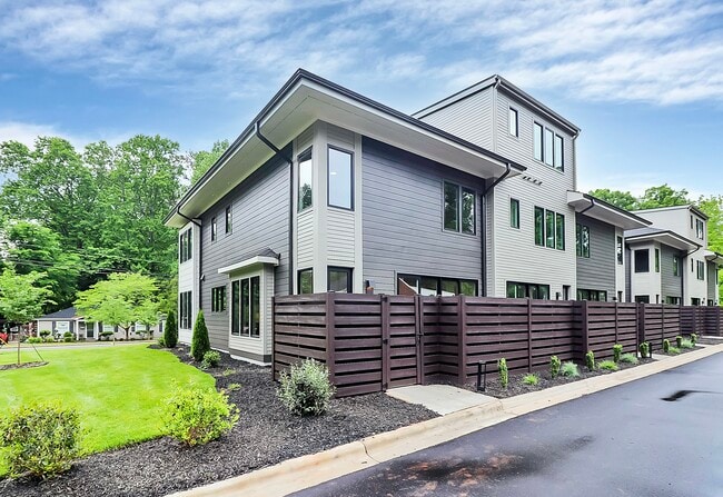 Building Photo - 1756 Arnold Dr