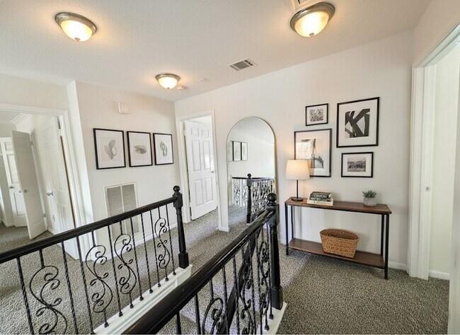 Building Photo - 16906 Scenic Lakes Way