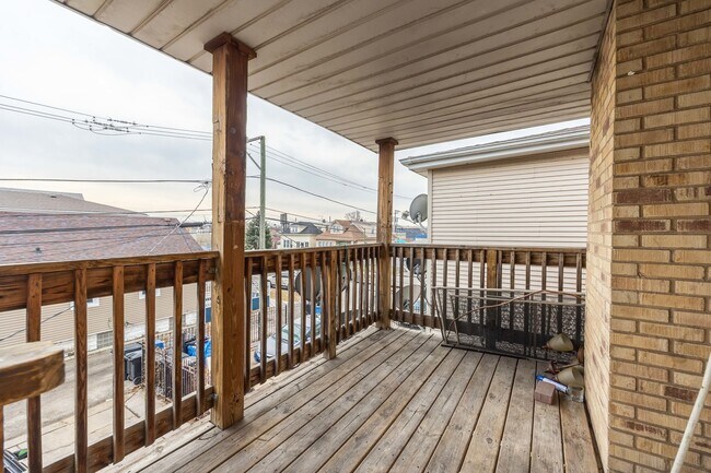 Building Photo - 6323 W Fullerton Ave