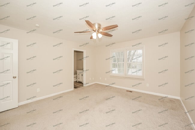 Building Photo - 15343 Sassafras Dr