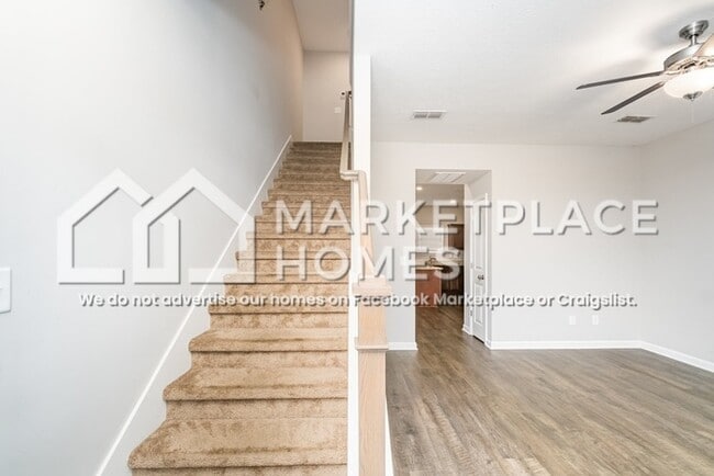 Building Photo - 4052 Saddlecreek Wy