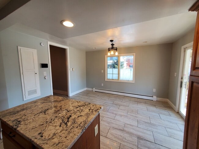 Building Photo - Four bedroom in Historical Franklin