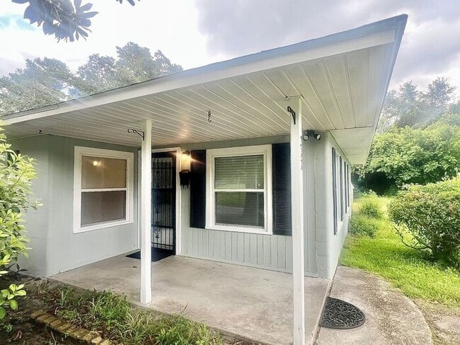 Primary Photo - Cozy 2BR Cottage/No Carpet, large laundry ...