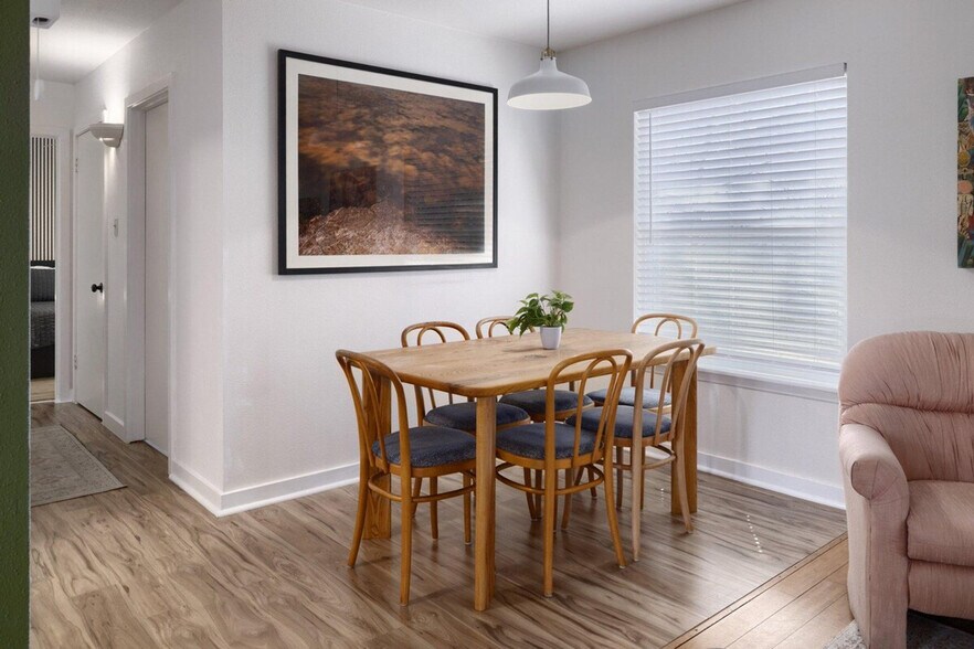 Building Photo - 2806 Rae Dell Ave