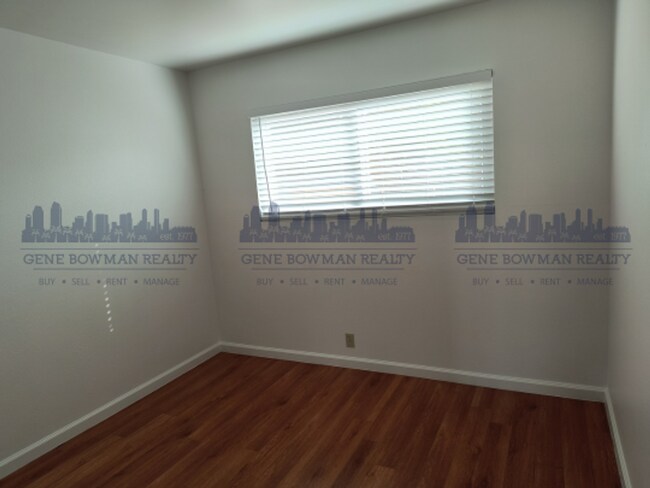 Building Photo - Charming 4-bedroom, 2-bathroom home located in the heart of San Diego