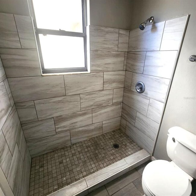 Building Photo - 2040 San Marcos Dr SE