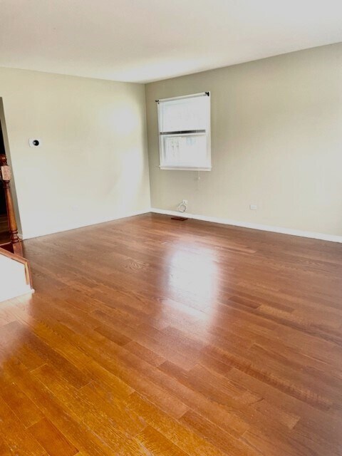 Building Photo - 362 Amy Ct