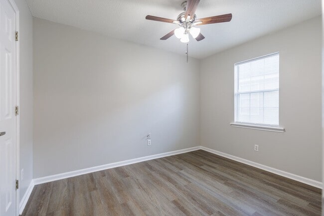 Building Photo - 3 Bedroom/2 Bath Home in Remerton