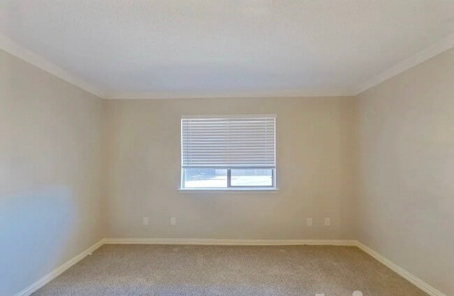 Building Photo - AVAILABLE NOW