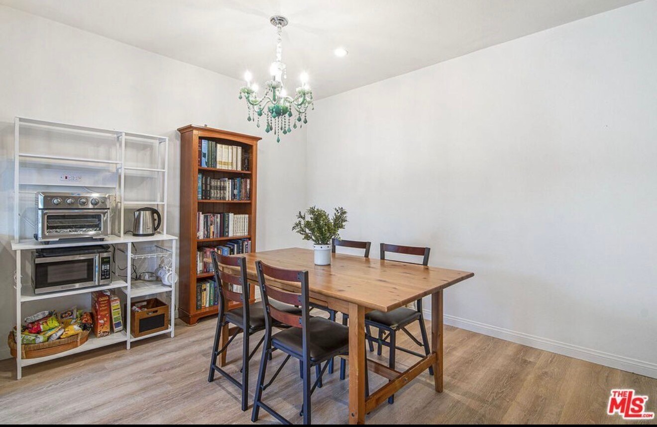 Building Photo - 4358 Mammoth Ave