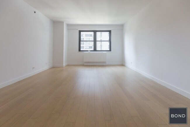 Building Photo - 222 E 39th St
