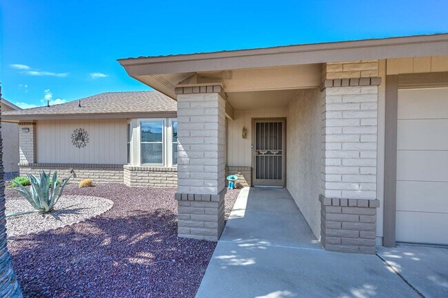 Building Photo - 55+ Gorgeous Gem Furnished ready for Move in!