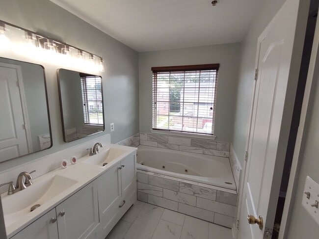 Building Photo - 5317 Seahorse Pl