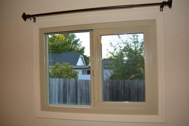 Building Photo - Sweet in-town mobile, very cute 1 bedroom ...