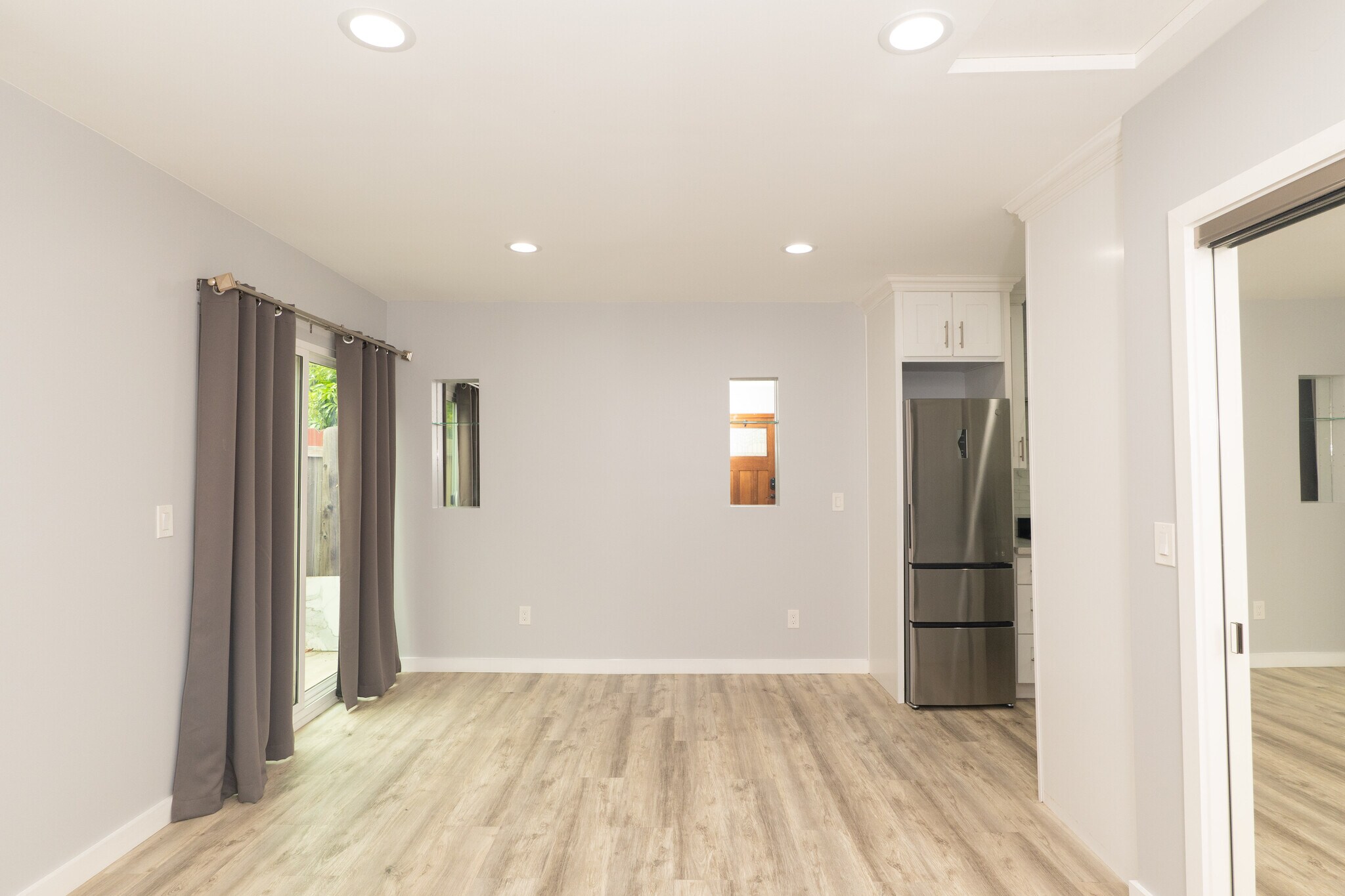 Building Photo - 5182 Canoga Ave