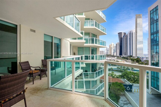 Primary Photo - 150 Sunny Isles Blvd