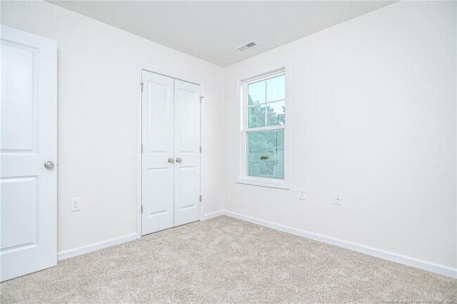 Building Photo - 5851 Panther Dr