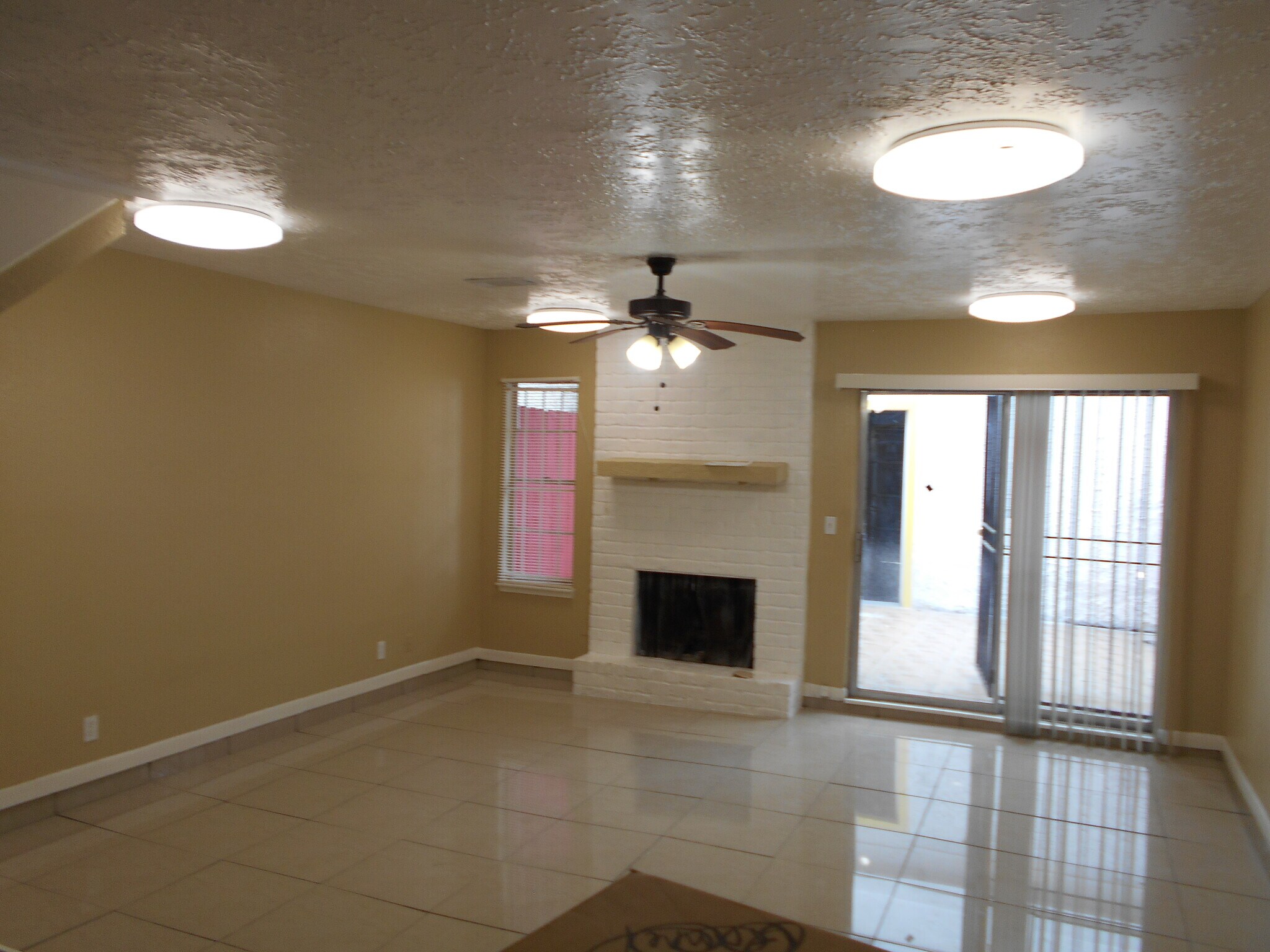 Building Photo - 12447 W Village Dr