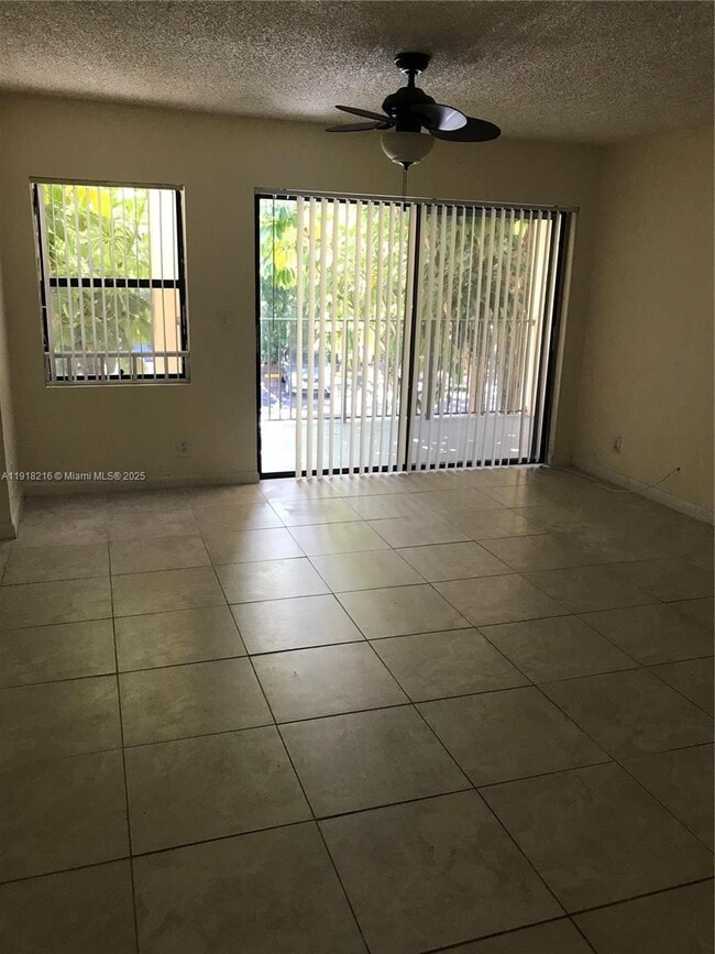 Building Photo - 9999 Summerbreeze Dr