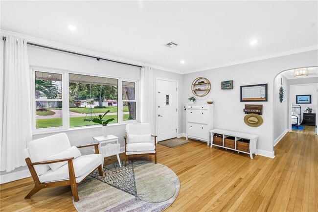 Building Photo - 2421 Covina Way S