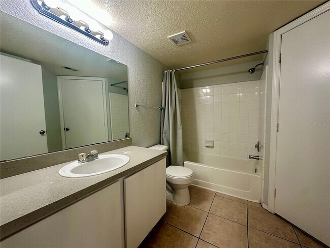 Building Photo - 2213 Grand Cayman Ct