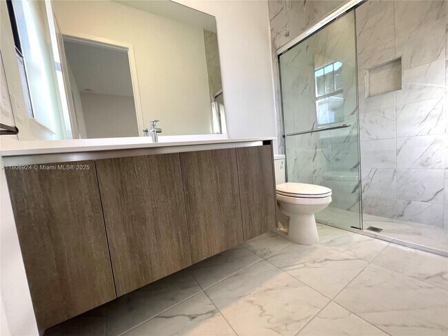 Building Photo - 11181 SW 92nd Ave