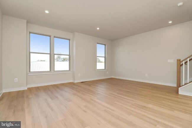 Building Photo - 2176 Glacier Rd