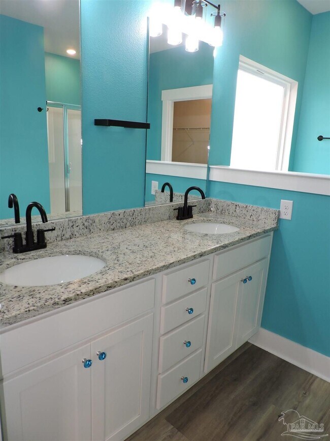 Building Photo - 10696 Davenport Lp