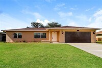 Building Photo - 1326 SW 10th Pl