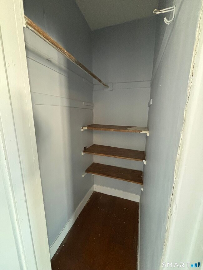 Building Photo - 409 Main St