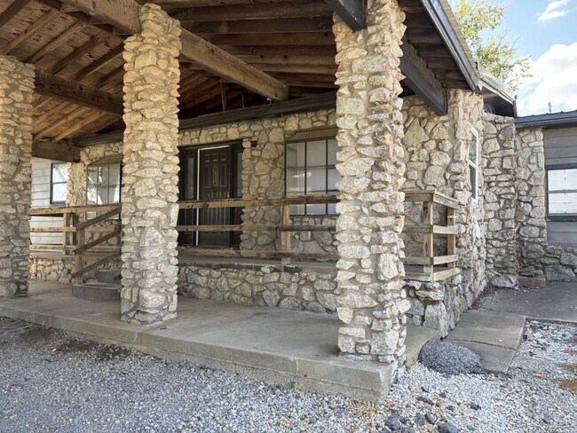 Building Photo - 17822 S Bryant Rd