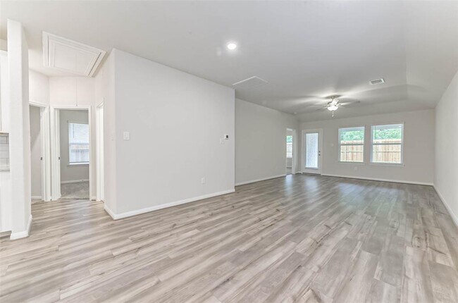 Building Photo - 17590 Rosette Grass Dr