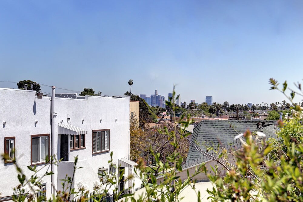 Building Photo - 1140 S Rimpau Blvd