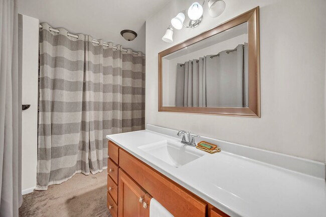 Building Photo - 633 Chip Ct