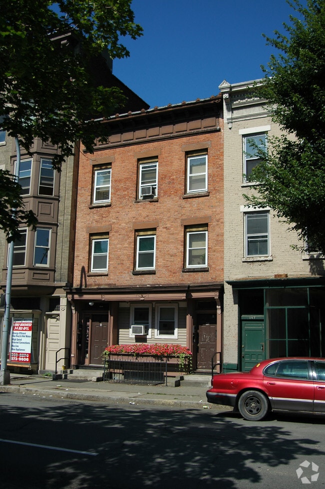 Building Photo - 149 4th St
