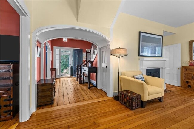 Building Photo - 58 Second St