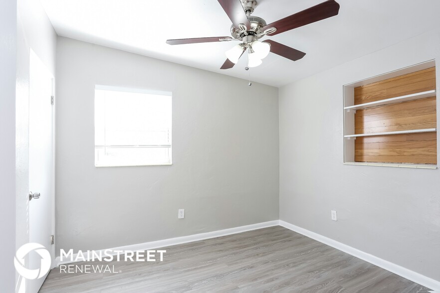 Building Photo - 9564 Crestview St