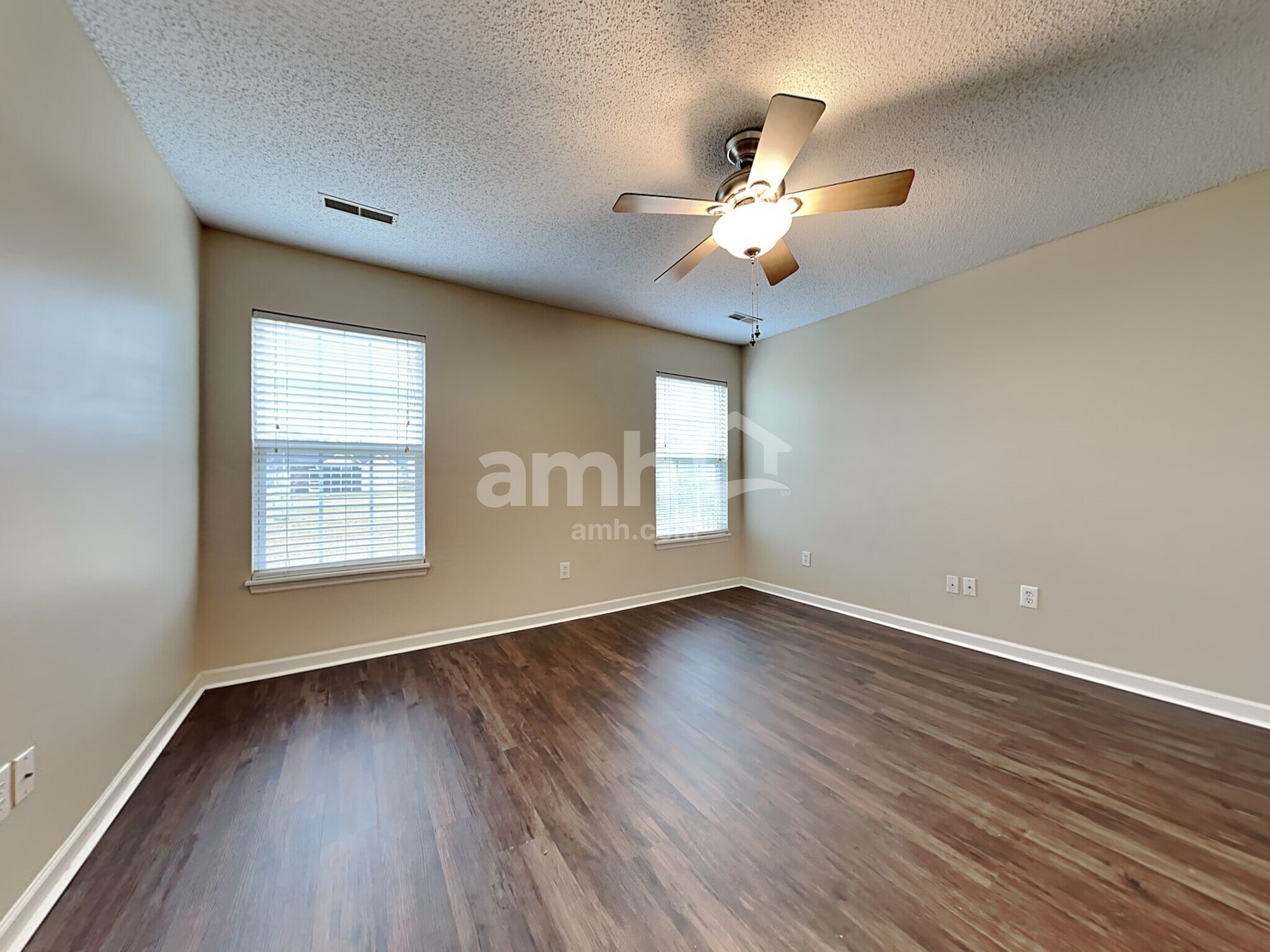 Building Photo - 194 Moon Dance Ln