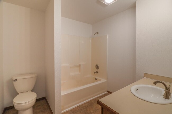 Building Photo - 9240 Mullen Rd SE