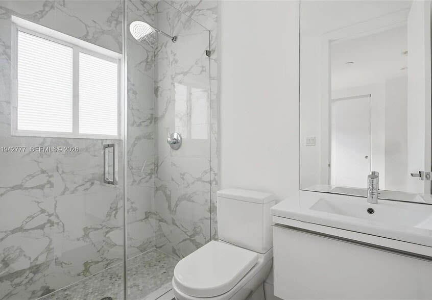 Building Photo - 2852 SW 32nd Ct