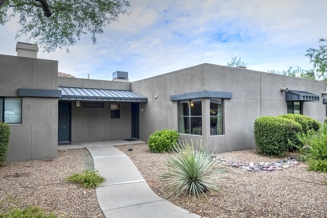 Building Photo - 5800 N Kolb Rd