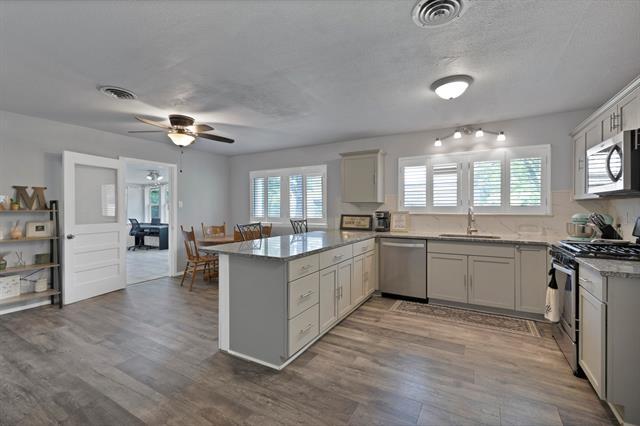 Building Photo - 1429 W Water St